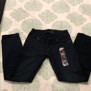 Women’s Sculpting Slim Fit Slim Leg Pull On Jean